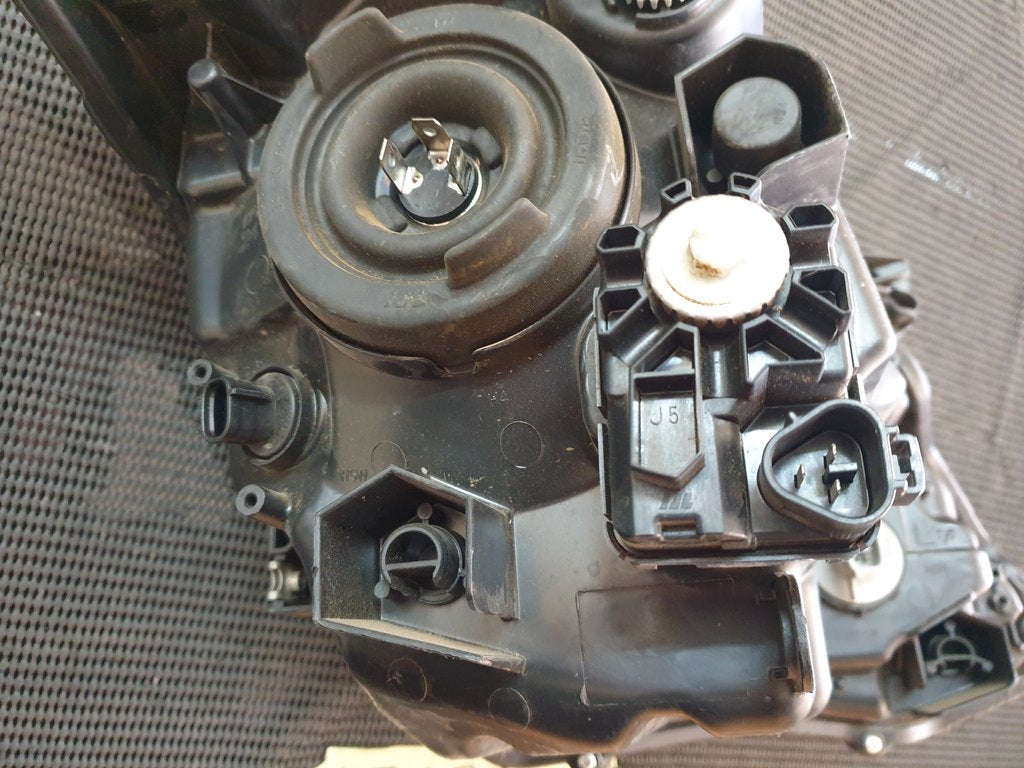Toyota Starlet Suzuki Baleno Left Headlight