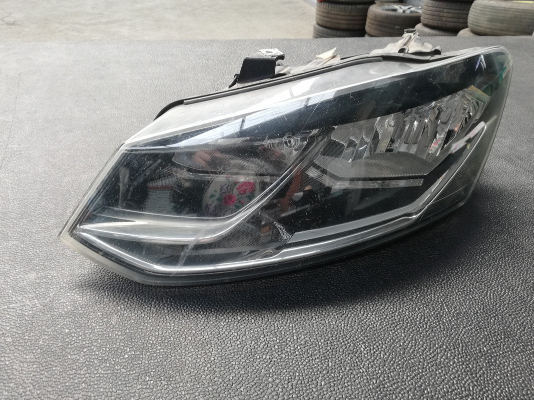 Volkswagen Polo 2016 Left Headlight