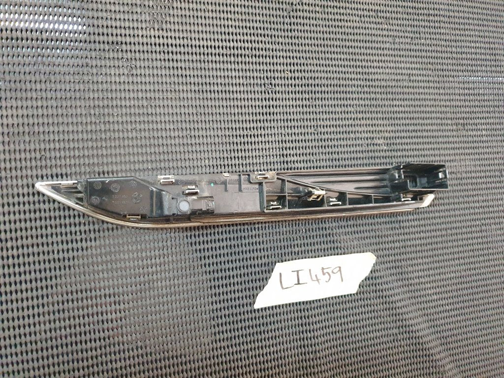 BMW 6 Series Grand F12 2012 Right Fender Turn Signal Light