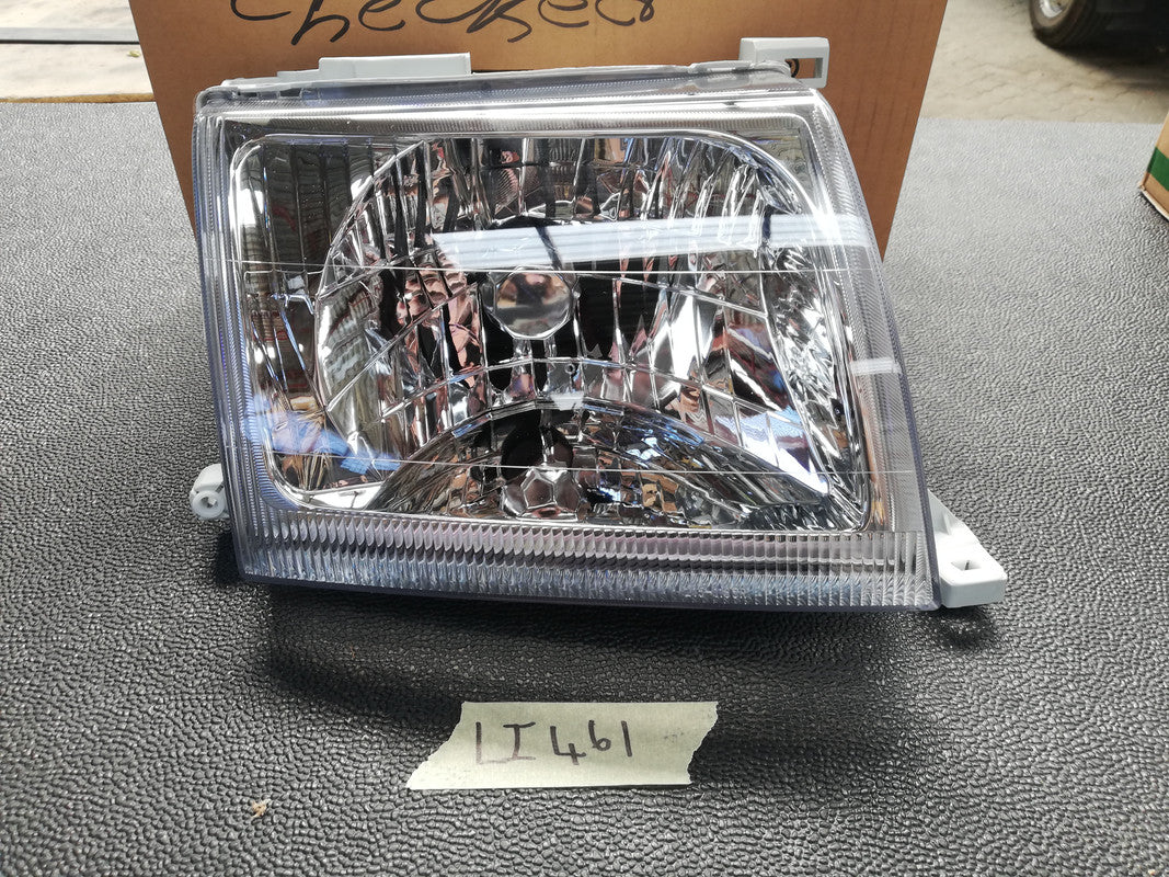 Nissan Aftermarket Hardbody Right Headlight