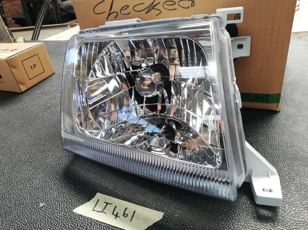 Nissan Aftermarket Hardbody Right Headlight