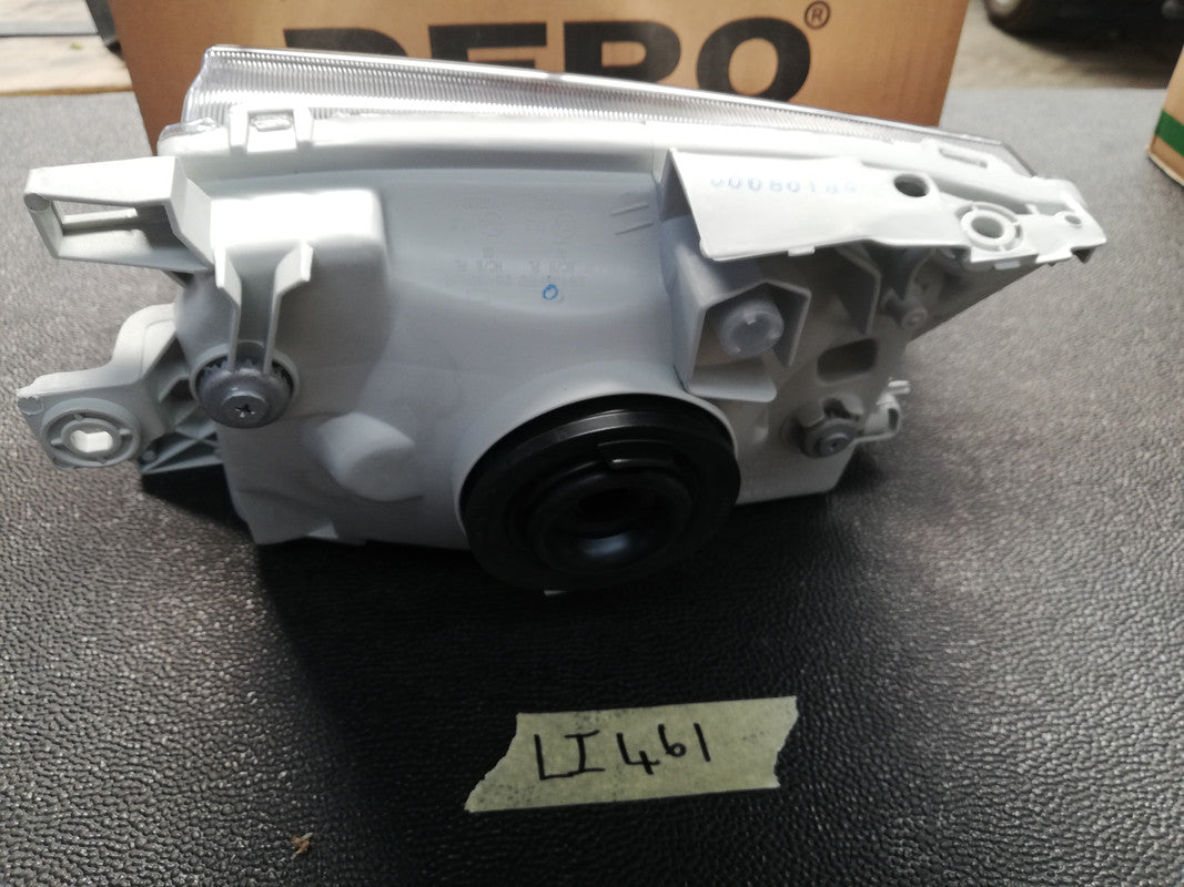 Nissan Aftermarket Hardbody Right Headlight