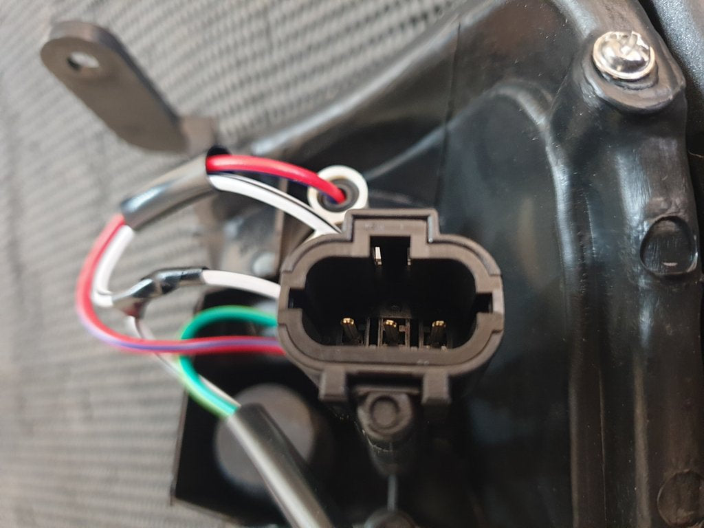 Nissan Aftermarket Hardbody Right Front Outer Lamp