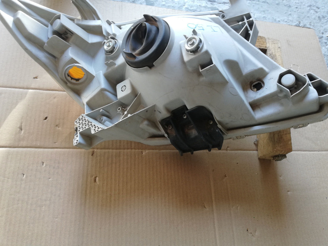 Toyota Hilux D4D Left Headlight