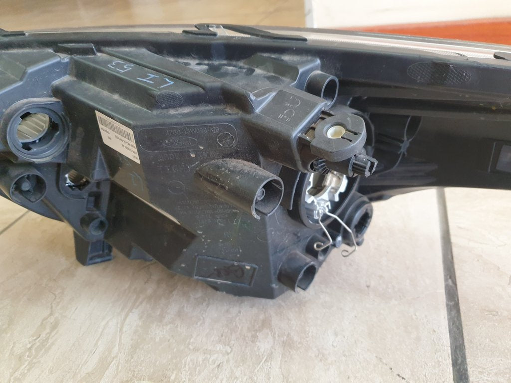 Ford Figo Right Headlight