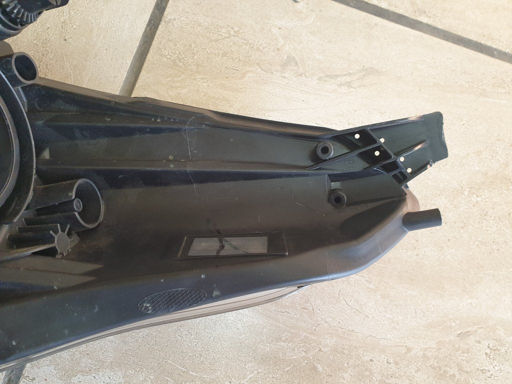 Ford Figo Right Headlight