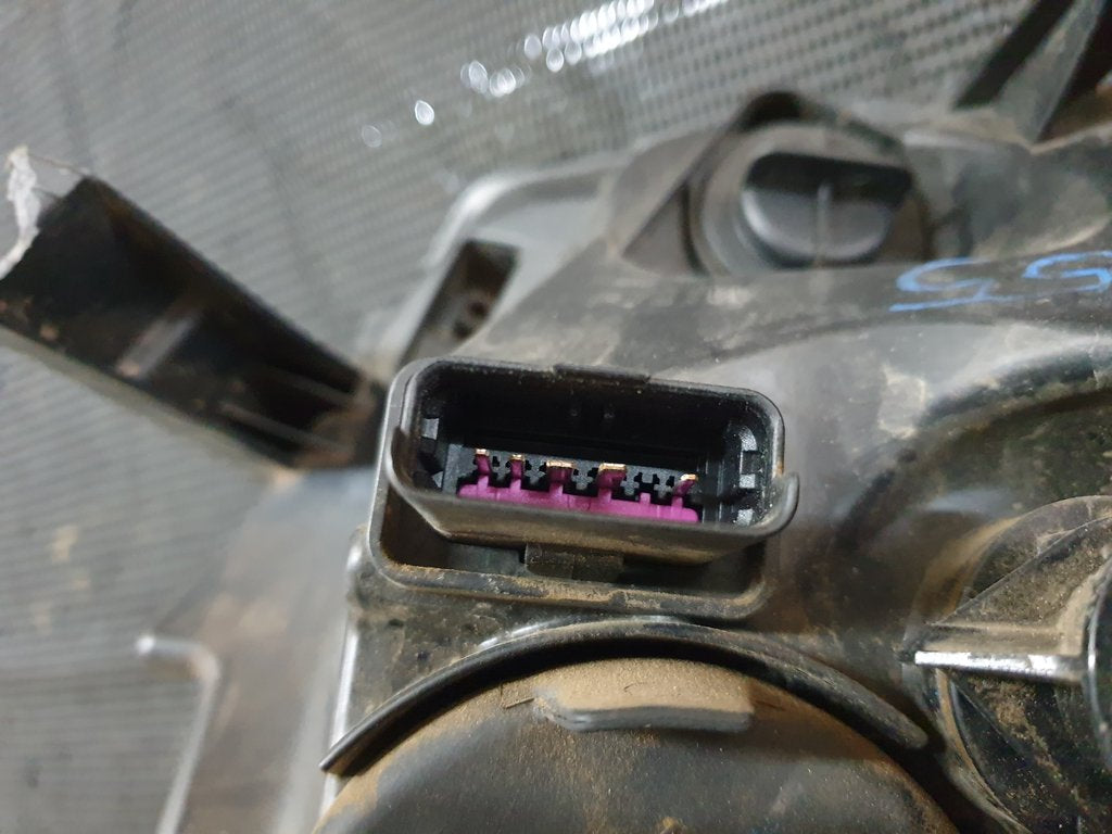 Renault Duster Right Headlight