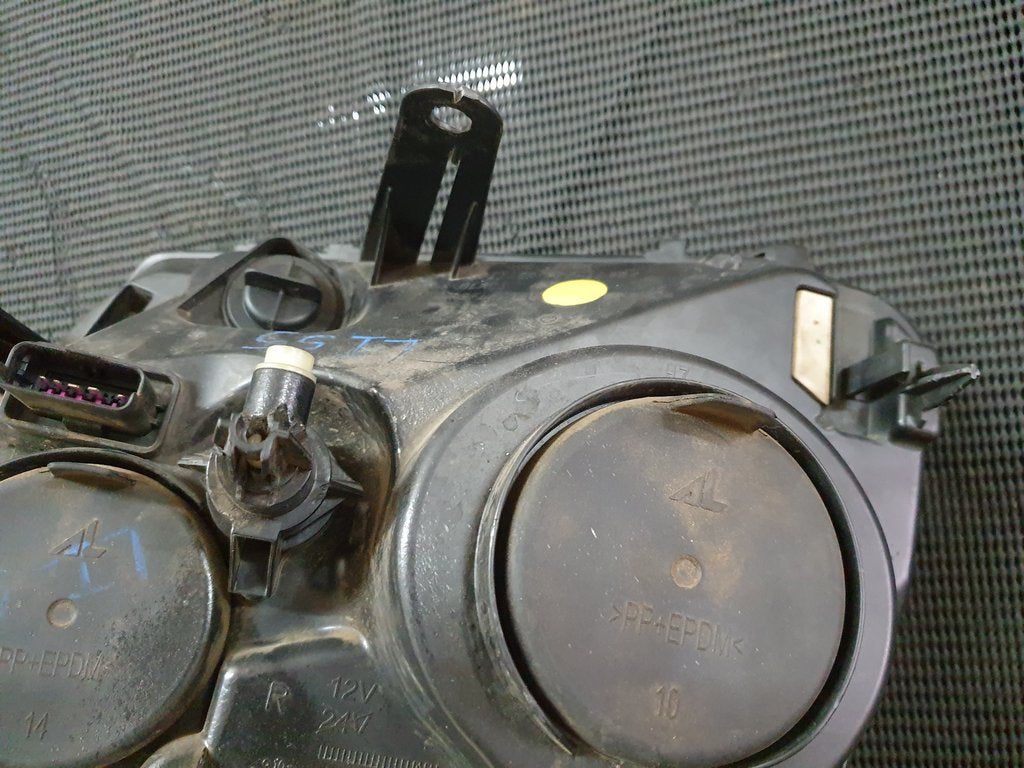 Renault Duster Right Headlight