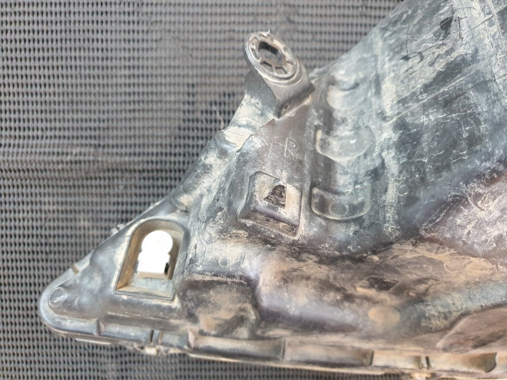 Nissan NP200 Right Headlight