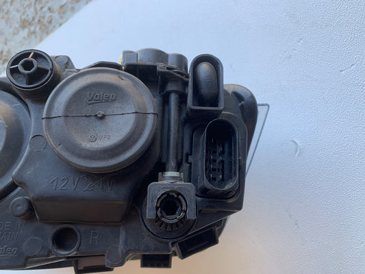 Volkswagen Polo VW Headlight Right Headlight