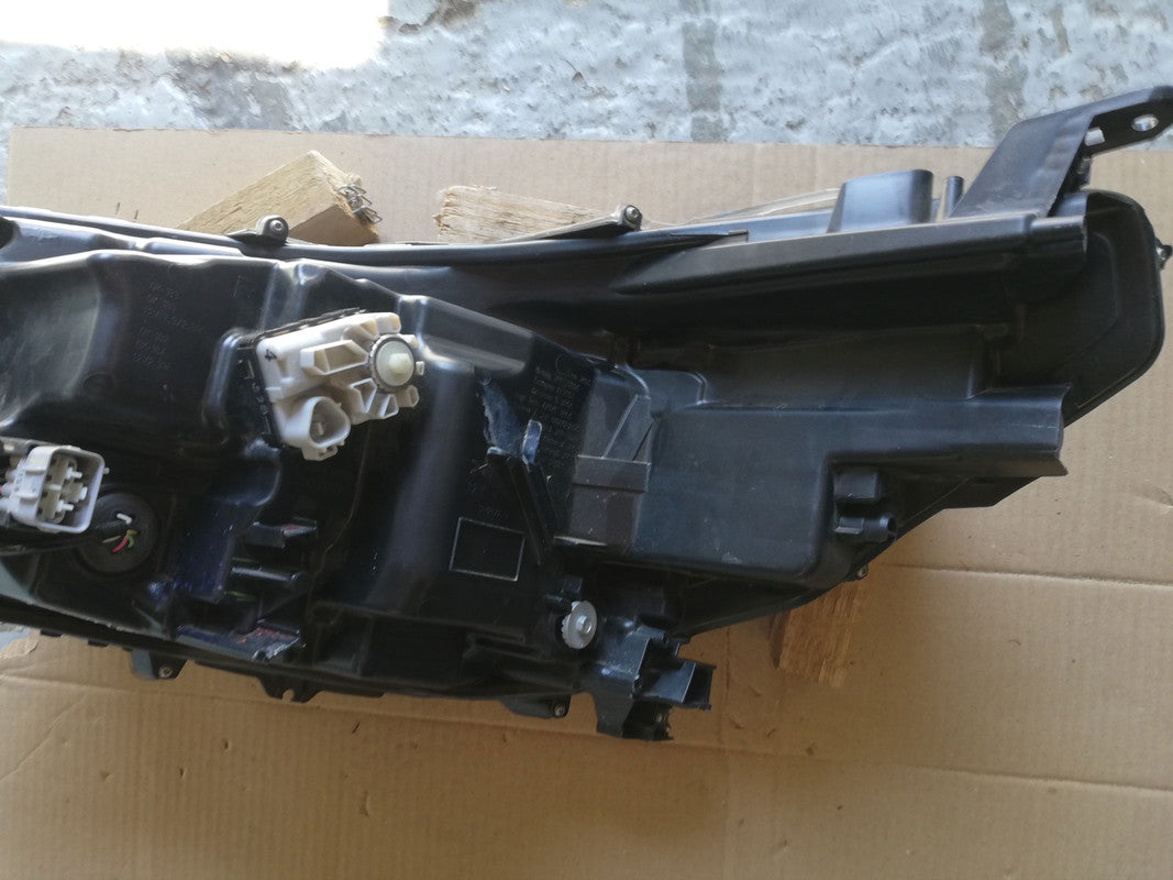 Toyota Hilux 2019, 2020, 2021 Right Headlight