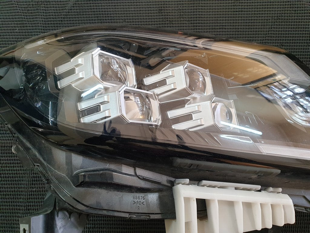 Nissan Navara Right Headlight