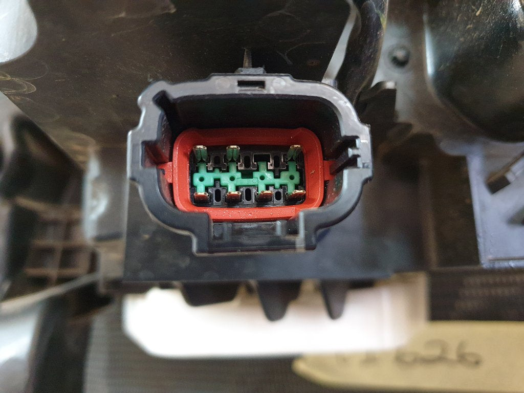 Nissan Navara Right Headlight