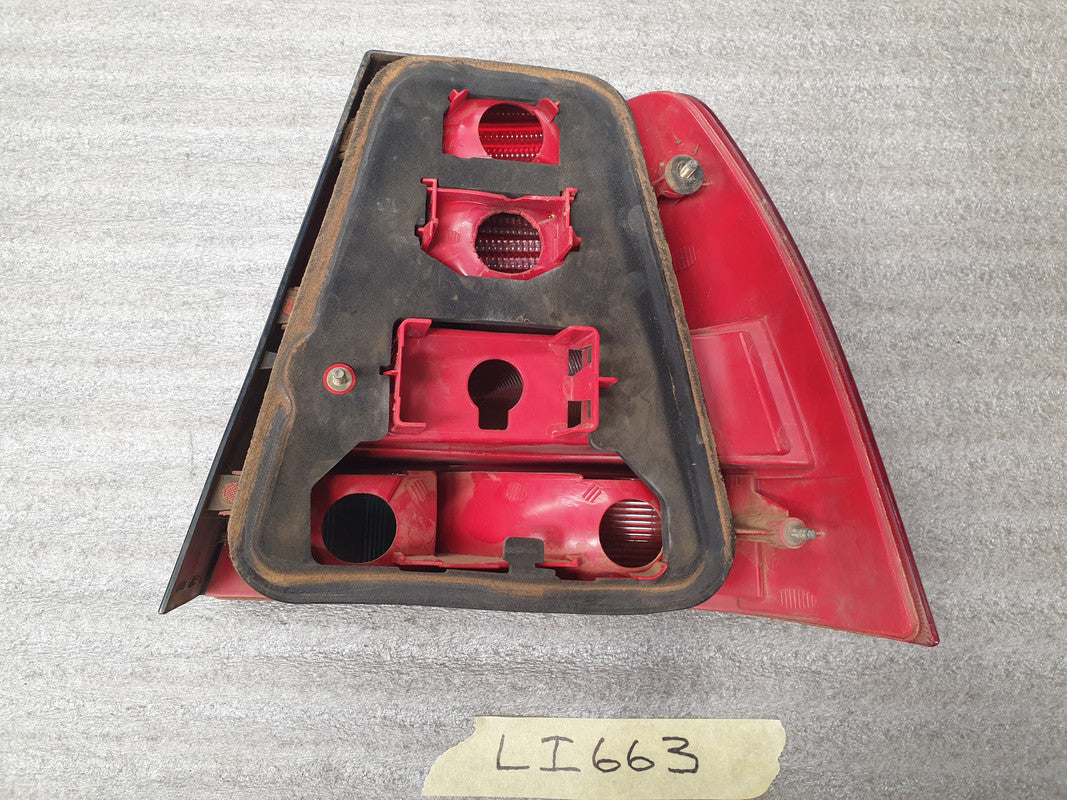 Volkswagen Jetta 4 2005 Left Taillight
