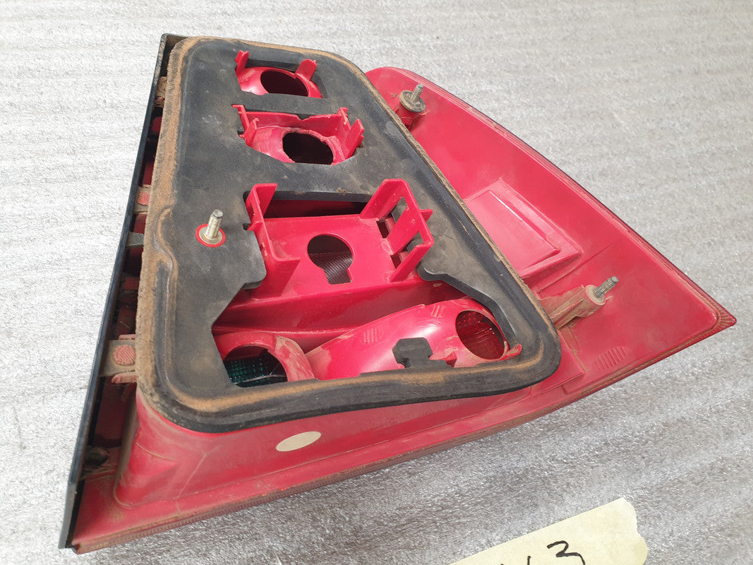 Volkswagen Jetta 4 2005 Left Taillight