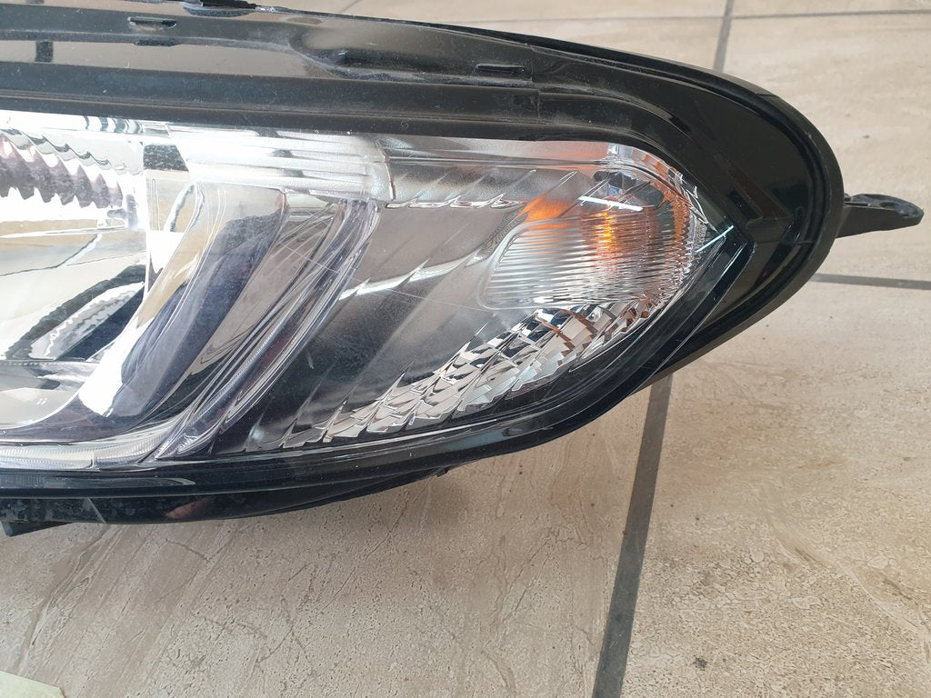 Ford Ecosport ii Left Headlight