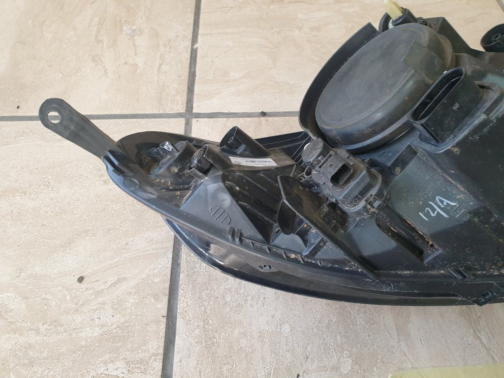 Ford Ecosport ii Left Headlight