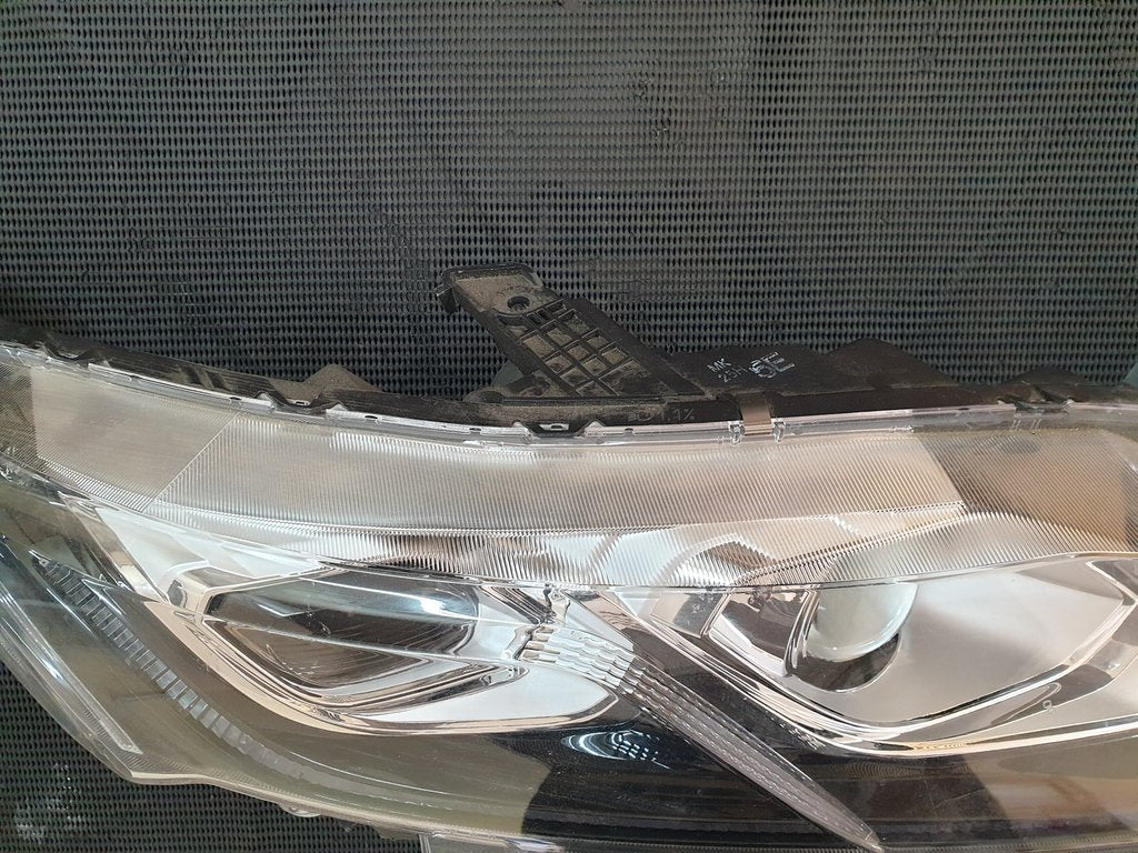 Mitsubishi Eclipse Cross Right Headlight