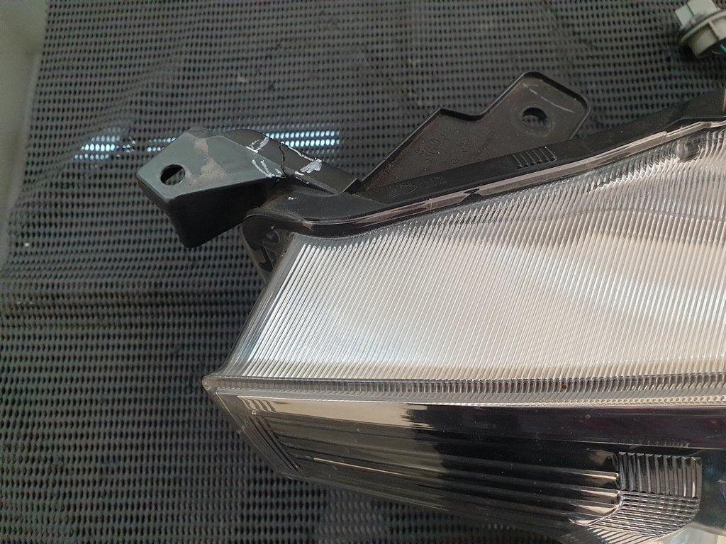 Toyota Rumion Suzuki Ertiga Left Headlight