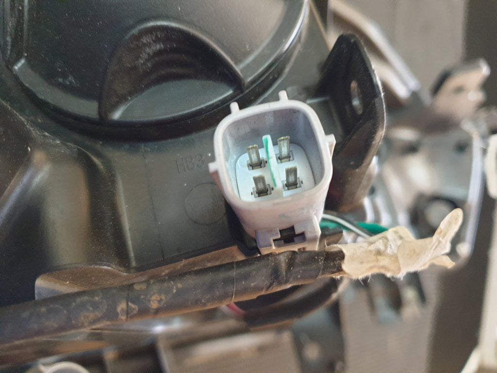 Toyota Rumion Suzuki Ertiga Left Headlight