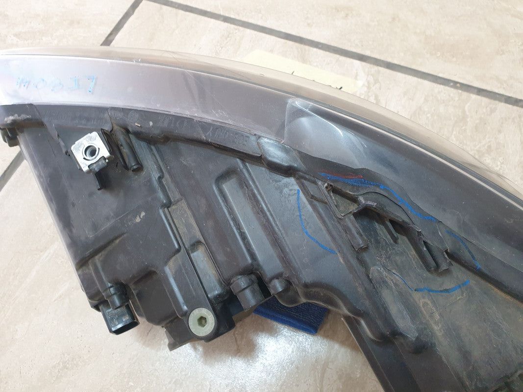 Volkswagen Polo Right Headlight
