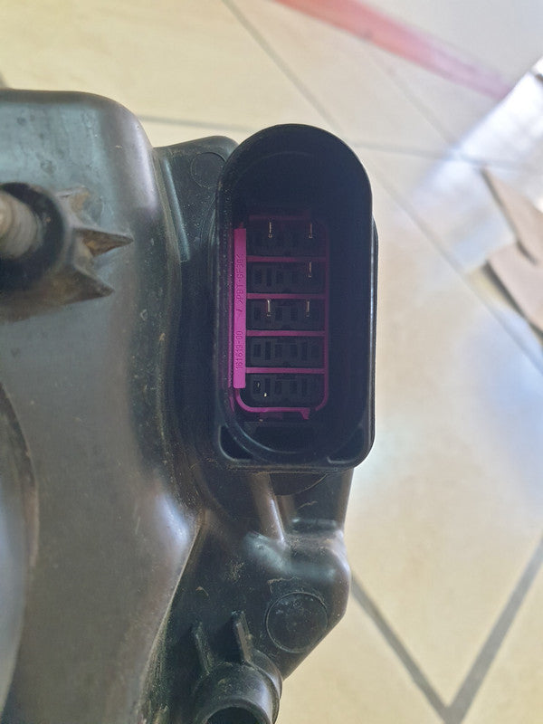 Volkswagen Polo Right Headlight