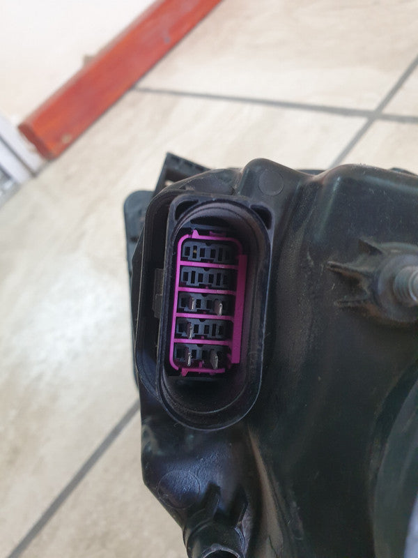 Volkswagen Polo Left Headlight