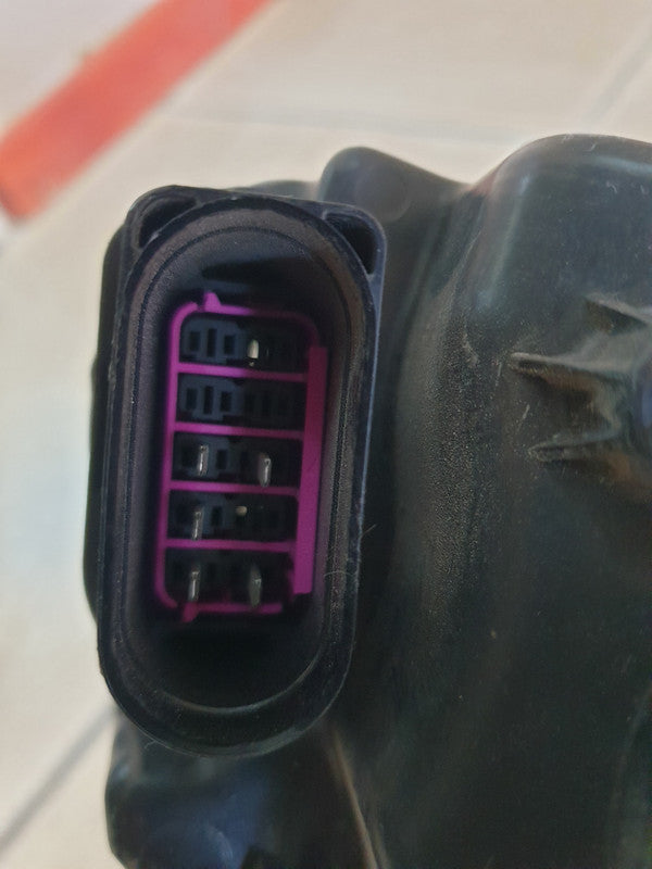 Volkswagen Polo Left Headlight