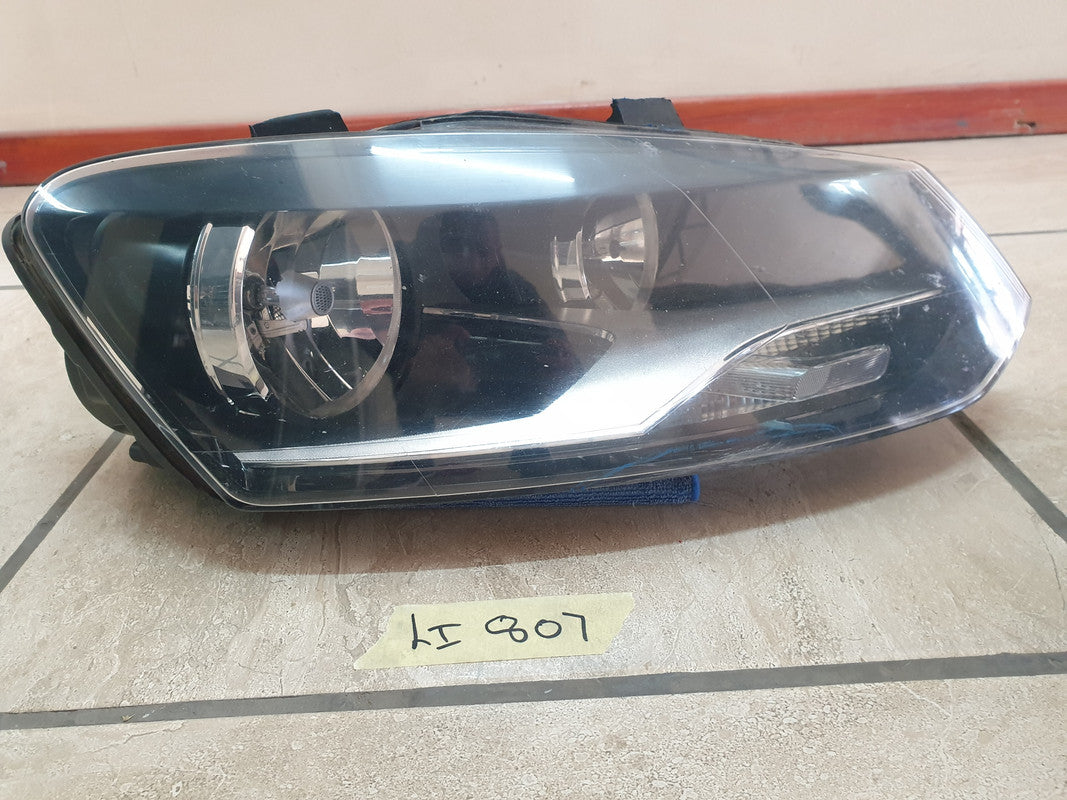 Volkswagen Polo Right Headlight