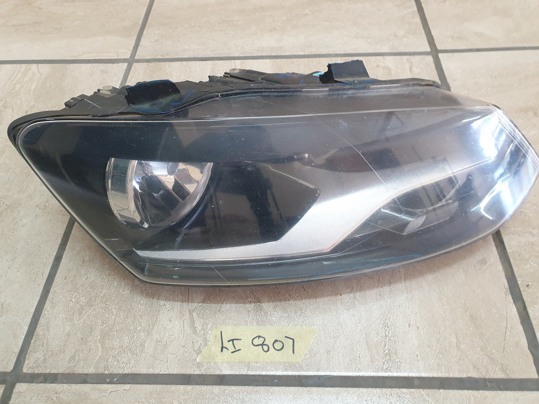 Volkswagen Polo Right Headlight
