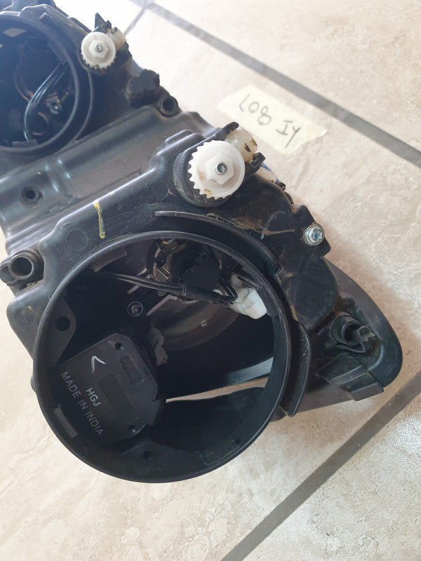 Volkswagen Polo Right Headlight