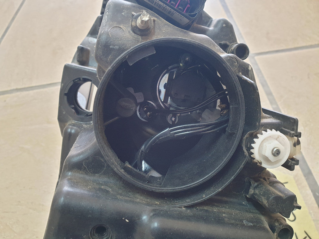 Volkswagen Polo Right Headlight