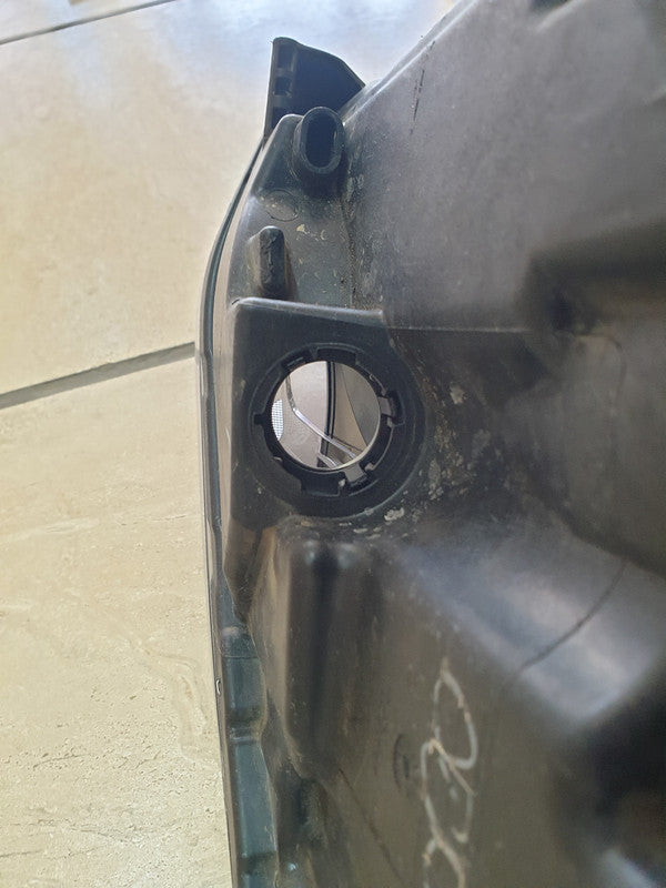 Volkswagen Polo Right Headlight