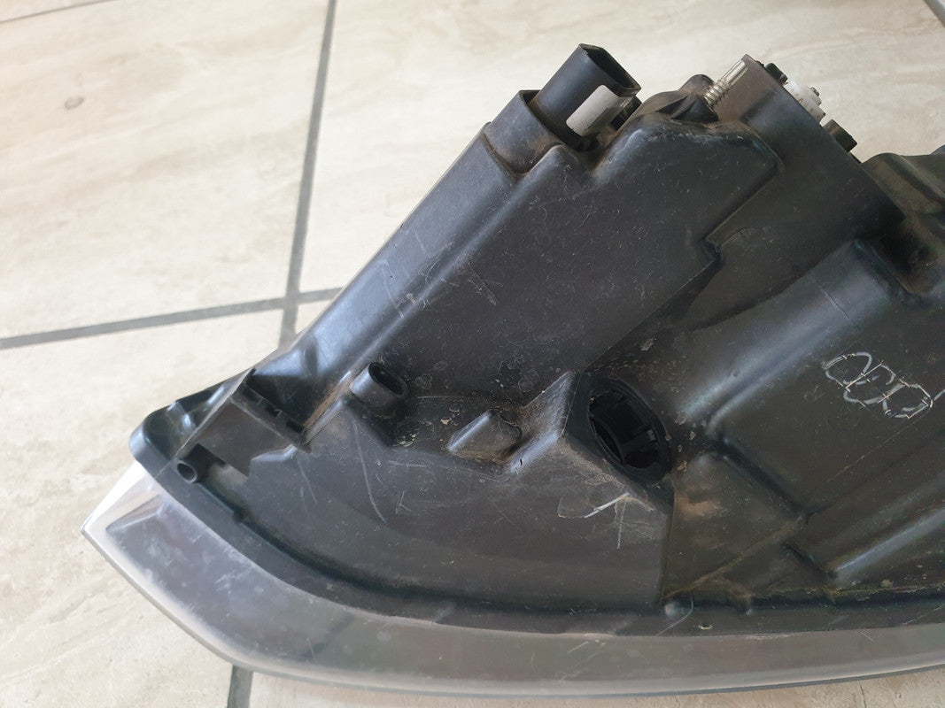 Volkswagen Polo Right Headlight