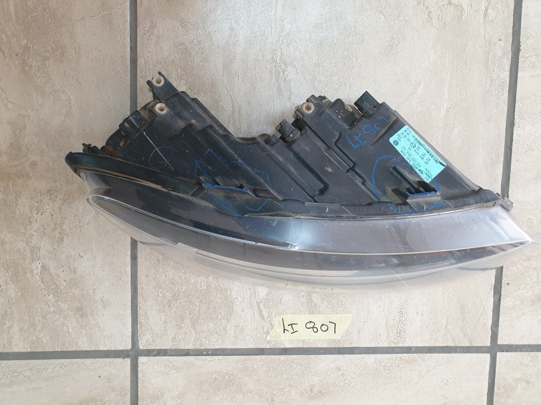 Volkswagen Polo Right Headlight