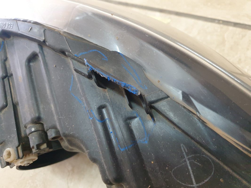 Volkswagen Polo Right Headlight