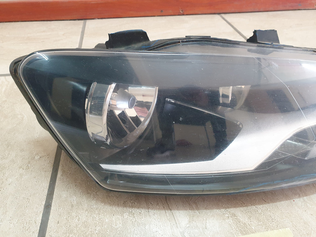 Volkswagen Polo Right Headlight