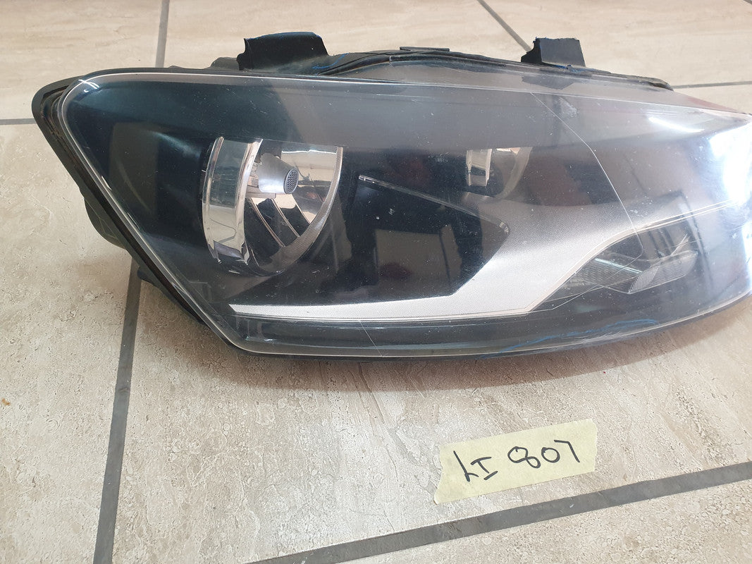 Volkswagen Polo Right Headlight