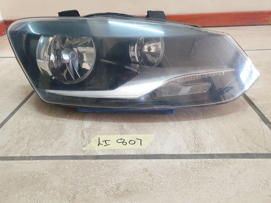Volkswagen Polo Right Headlight