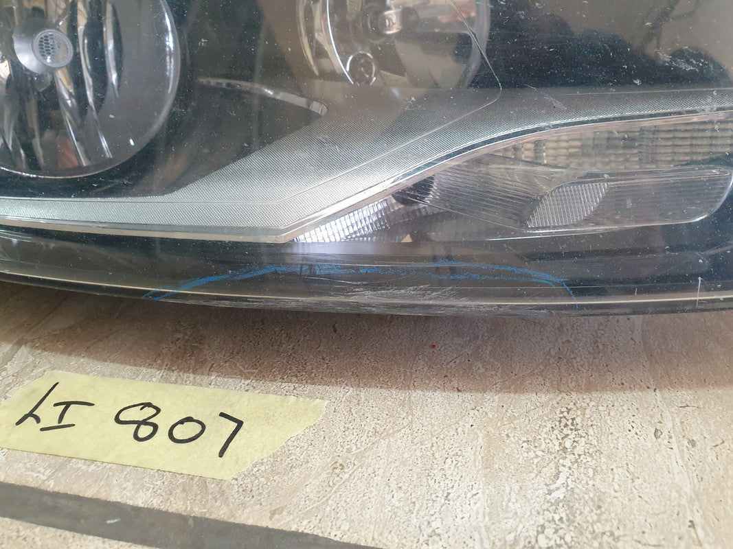 Volkswagen Polo Right Headlight