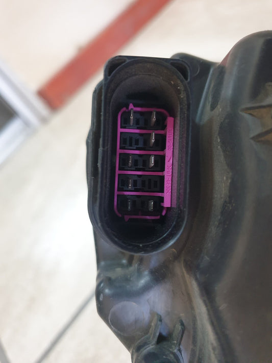 Volkswagen Polo Left Headlight