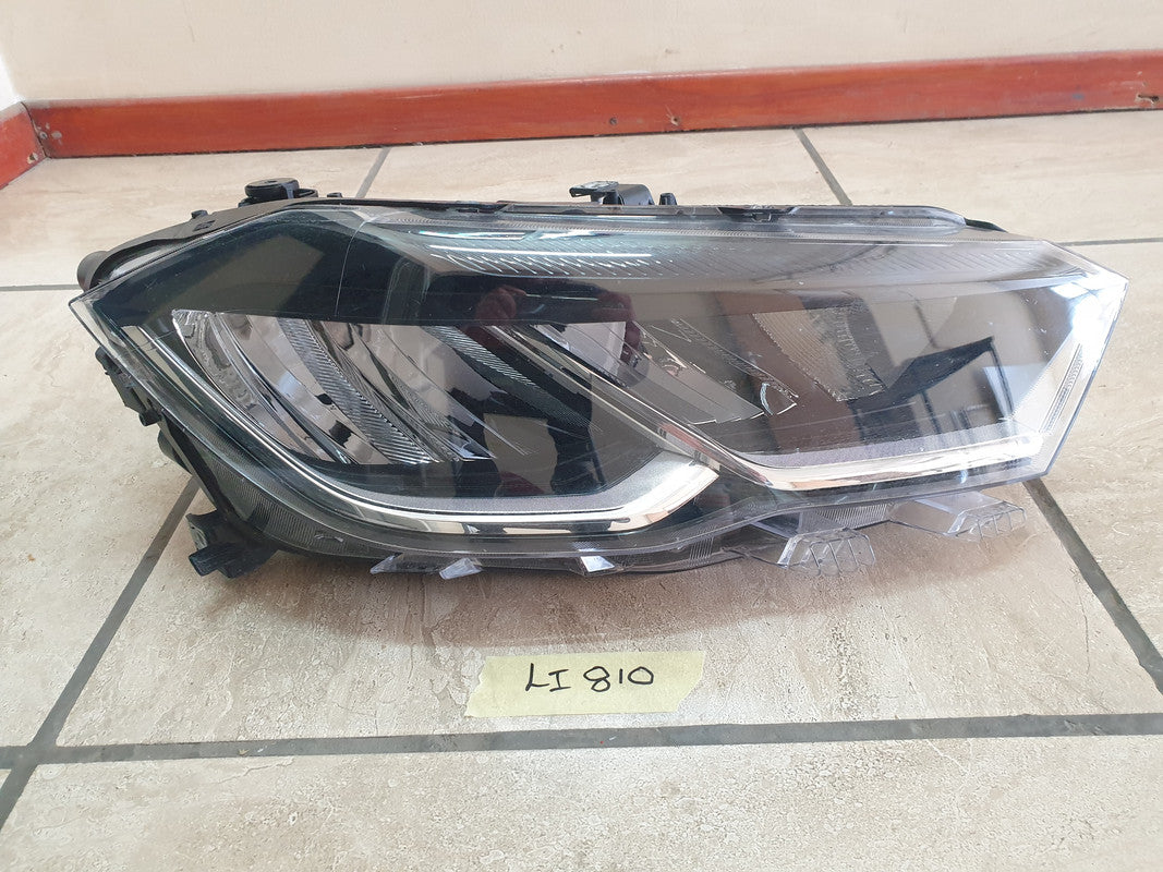 Volkswagen Polo Right Headlight