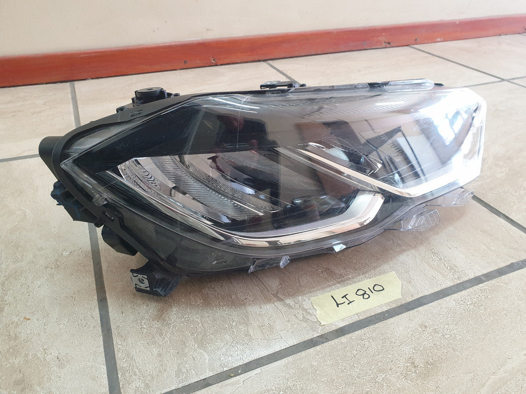 Volkswagen Polo Right Headlight