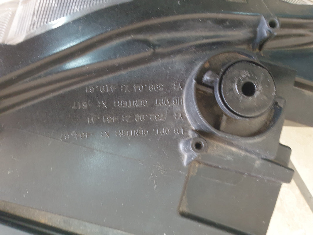 Volkswagen Polo Right Headlight