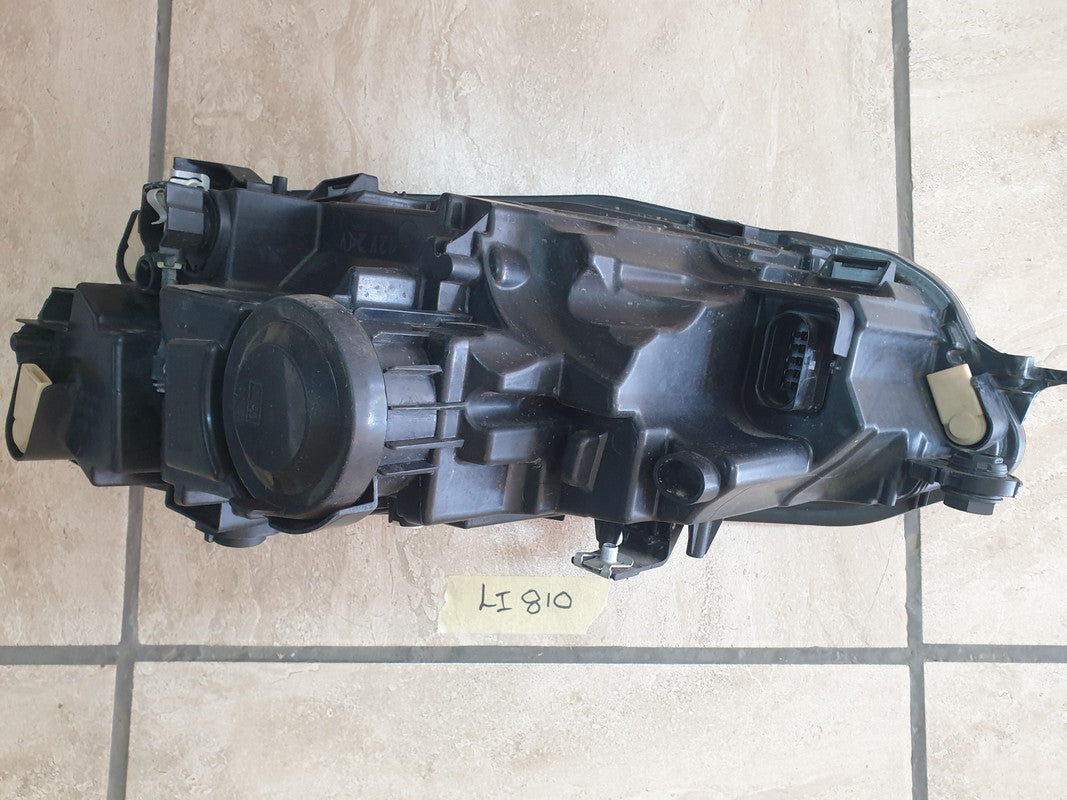 Volkswagen Polo Right Headlight