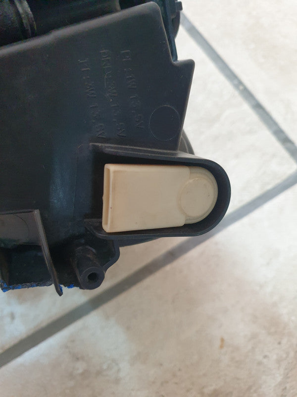 Volkswagen Polo Right Headlight