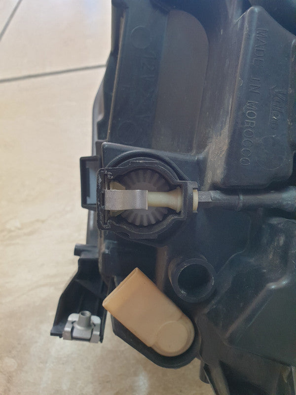 Volkswagen Polo Right Headlight