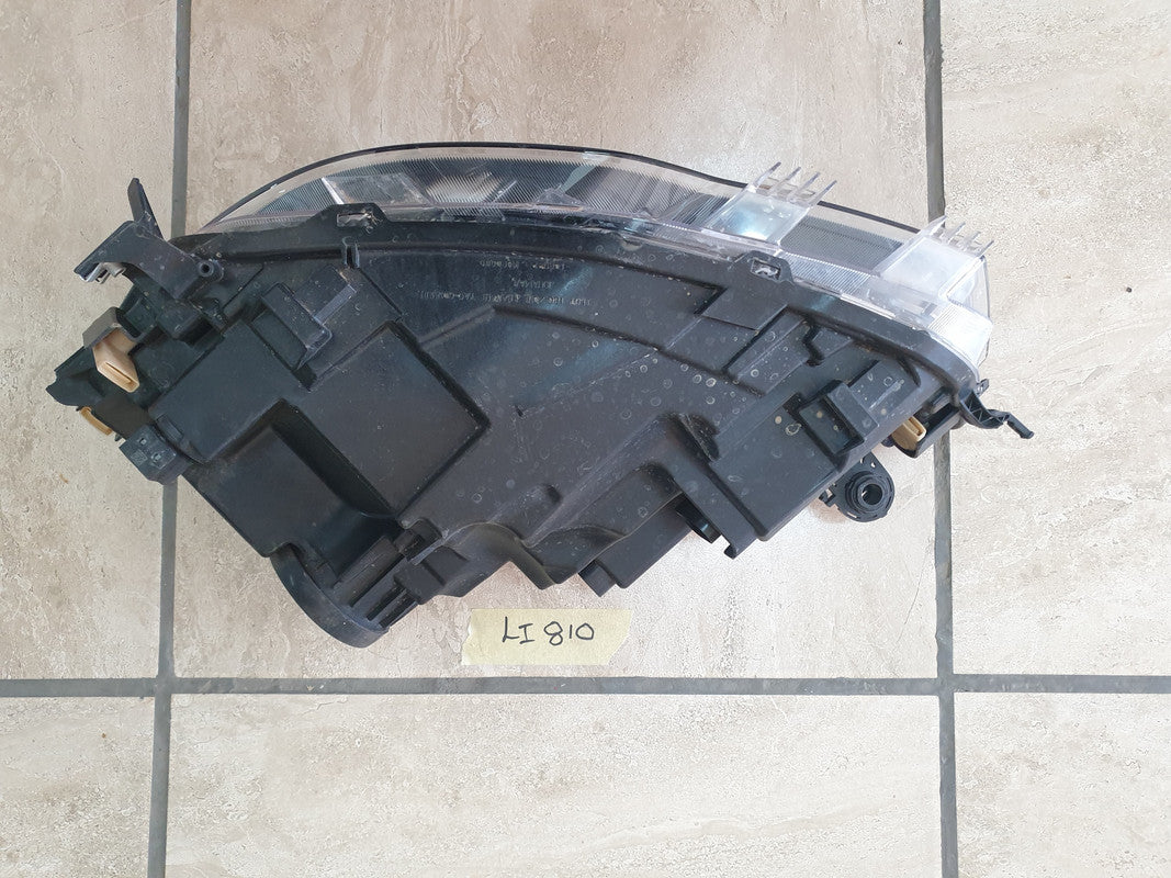 Volkswagen Polo Right Headlight