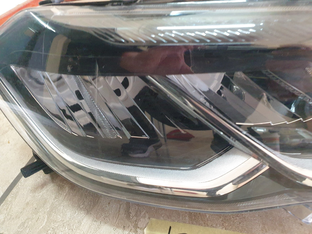 Volkswagen Polo Right Headlight