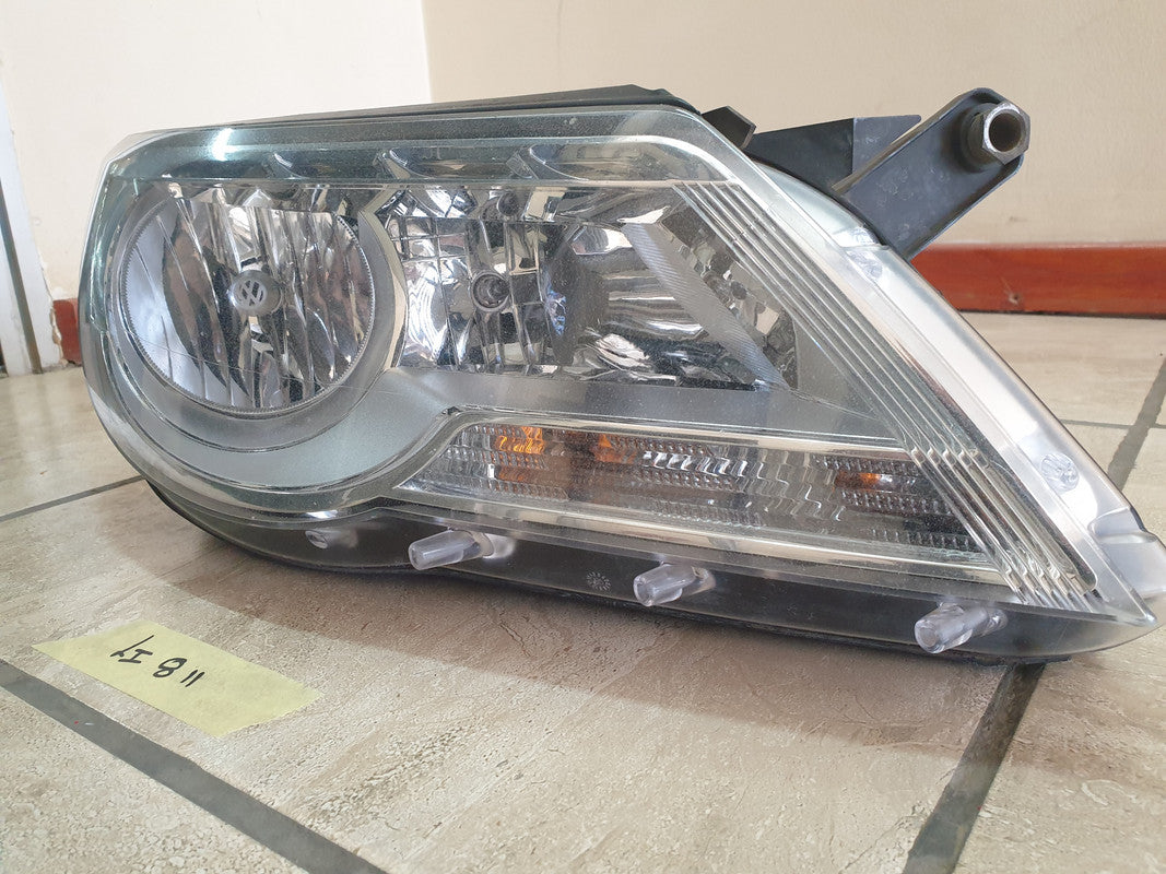 Volkswagen Tiguan Right Headlight